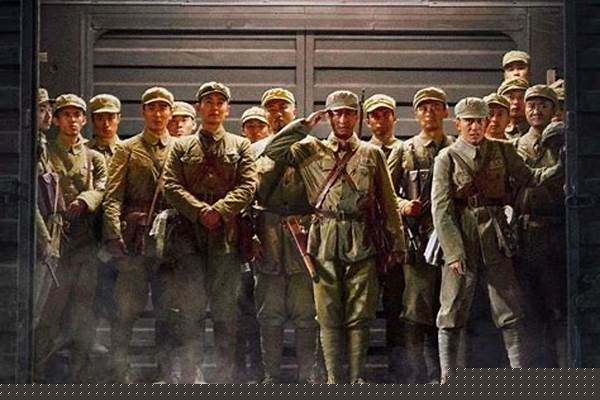 《长津湖》里,志愿军为何不穿棉衣,是战斗