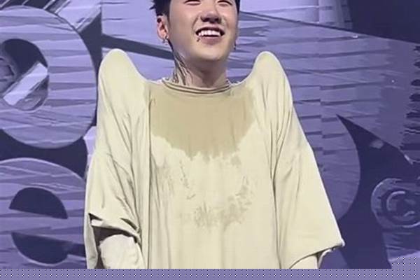 这么冷的天,为什么大街上的女孩还光着腿呢